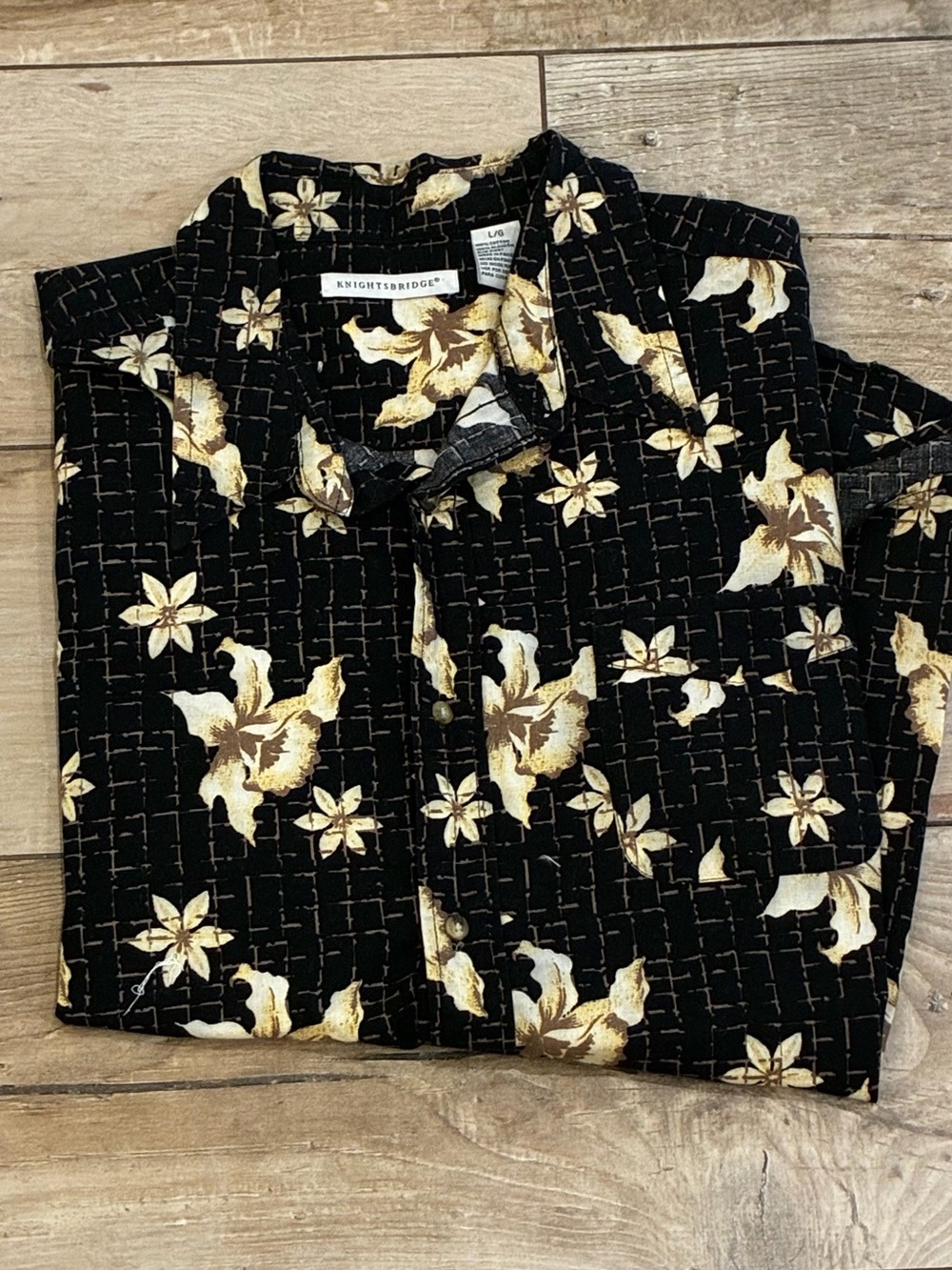 Men’s knight bridge Black Hawaiian Floral Short Sleeve Button-Up Shirt